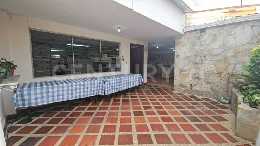 Casa de 4 alcobas en venta en Santa Rita, Cali, 345 m² · foto 8 de 21