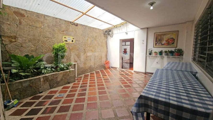 Casa de 4 alcobas en venta en Santa Rita, Cali, 345 m² · foto 9 de 21