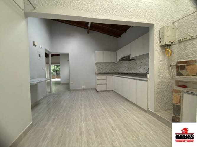 Casa de 4 alcobas en arriendo en Florida Nueva, Medellín, 197 m² · foto 8 de 23