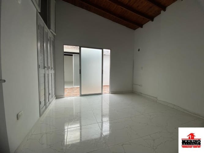 Casa de 4 alcobas en arriendo en Florida Nueva, Medellín, 197 m² · foto 13 de 23