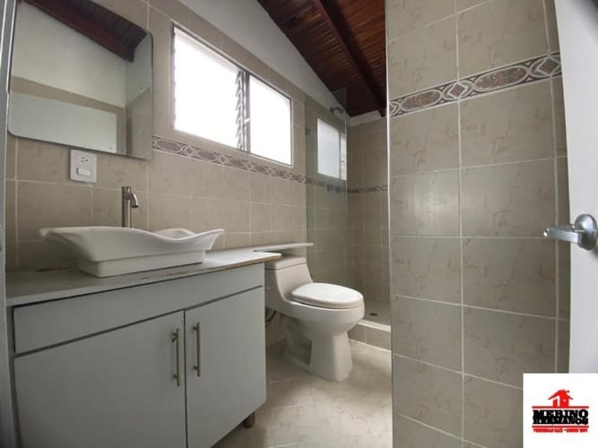 Casa de 4 alcobas en arriendo en Florida Nueva, Medellín, 197 m² · foto 15 de 23