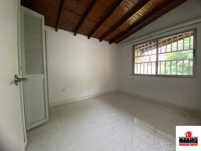 Casa de 4 alcobas en arriendo en Florida Nueva, Medellín, 197 m² · foto 18 de 23