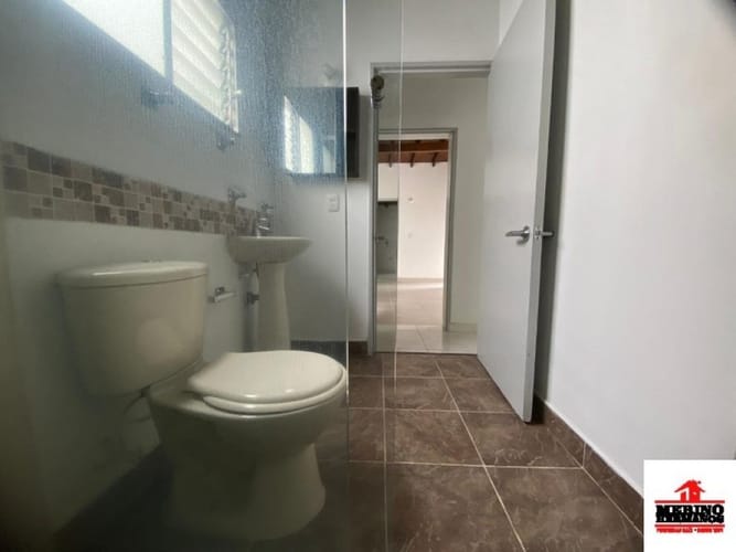 Casa de 4 alcobas en arriendo en Florida Nueva, Medellín, 197 m² · foto 20 de 23