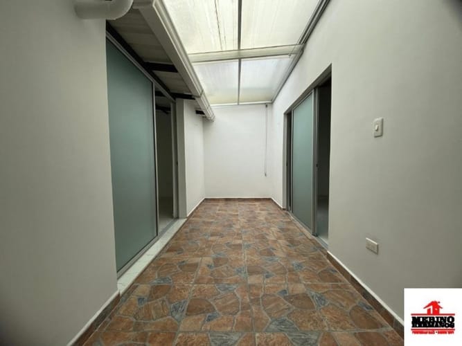Casa de 4 alcobas en arriendo en Florida Nueva, Medellín, 197 m² · foto 21 de 23