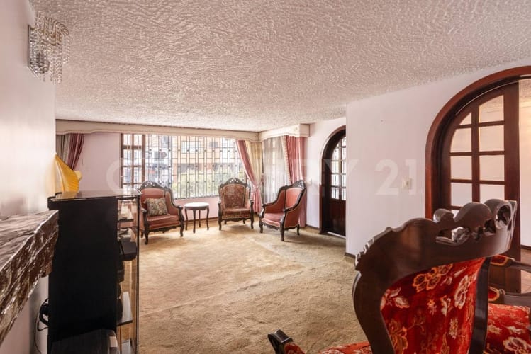 Casa de 5 alcobas en venta en Unicentro Bogotá, Bogotá, 428 m² · foto 2 de 23