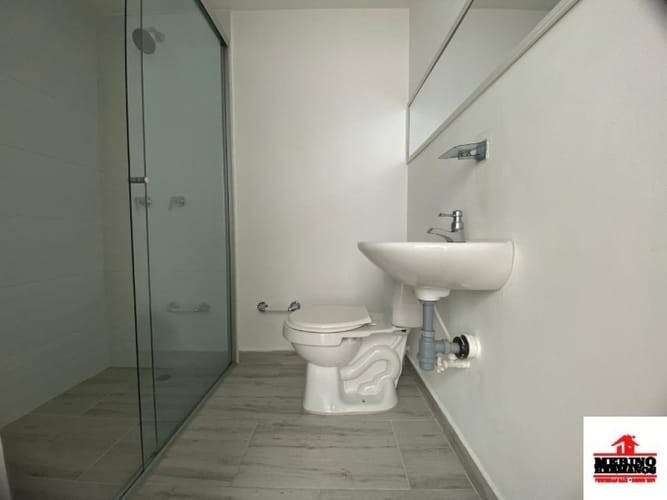 Casa de 4 alcobas en arriendo en Florida Nueva, Medellín, 197 m² · foto 23 de 23