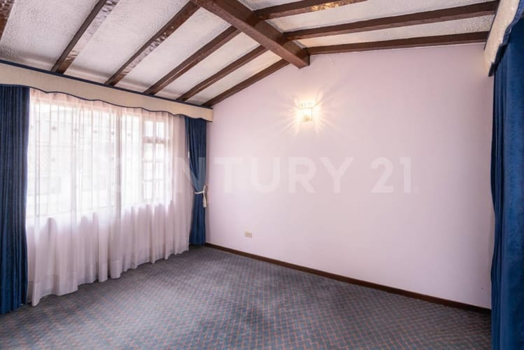 Casa de 5 alcobas en venta en Unicentro Bogotá, Bogotá, 428 m² · foto 13 de 23