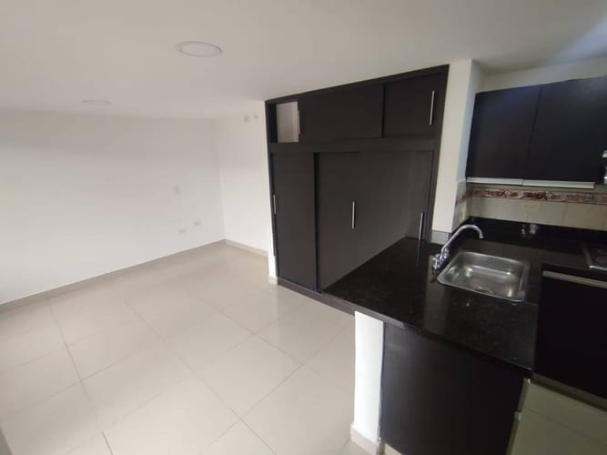 Apartaestudio en arriendo en Campo Valdes No.1, Medellín, 20 m² · foto 3 de 6