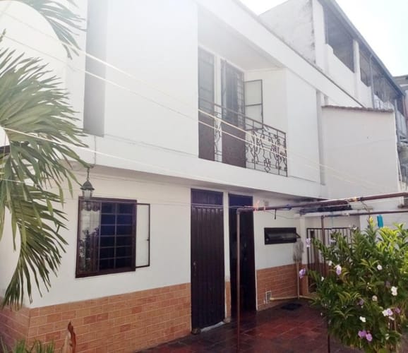 Casa de 4 alcobas en venta en Bolarqui, Bucaramanga, 208 m² · foto 2 de 15