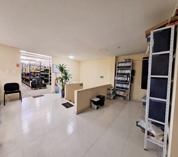 Bodega en venta en Granada, Bucaramanga, 400 m² · foto 6 de 16