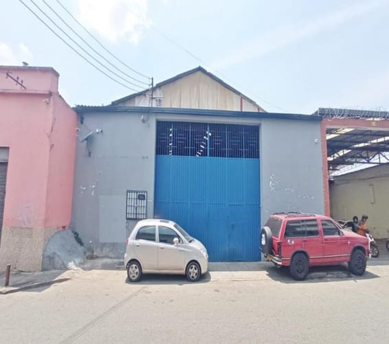 Bodega en venta en Garcia Rovira, Bucaramanga, 467 m² · foto 3 de 3