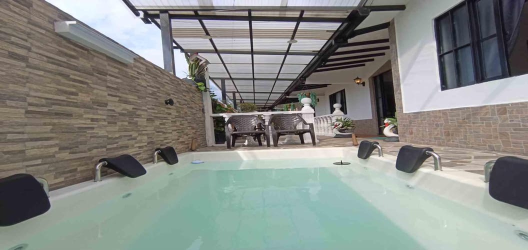 Casa de 10 alcobas en venta en San Peregrino, Manizales, 218 m² · foto 3 de 15