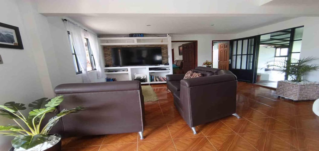 Casa de 10 alcobas en venta en San Peregrino, Manizales, 218 m² · foto 6 de 15