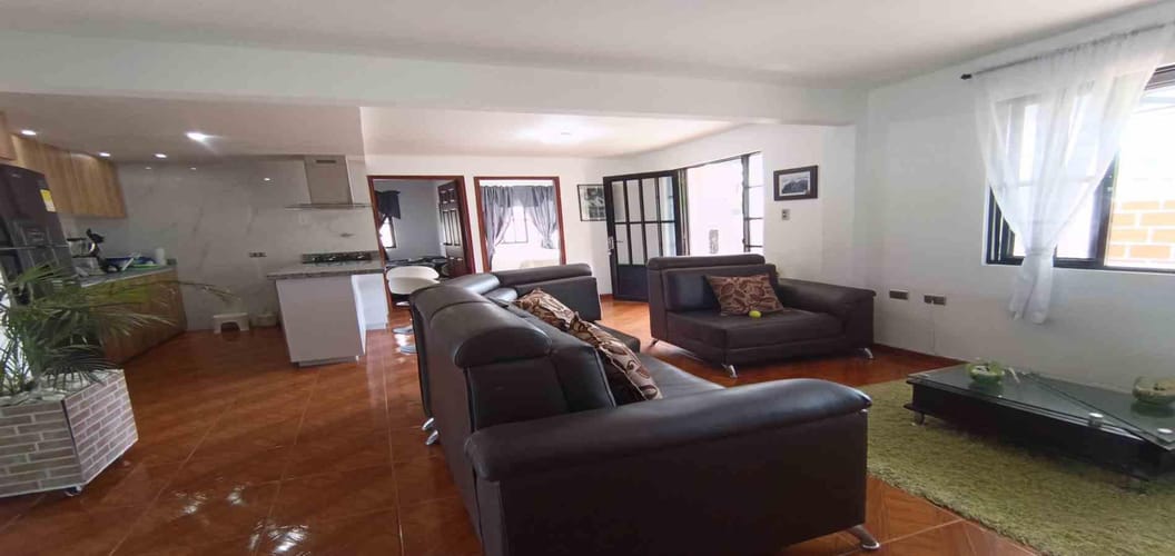 Casa de 10 alcobas en venta en San Peregrino, Manizales, 218 m² · foto 7 de 15