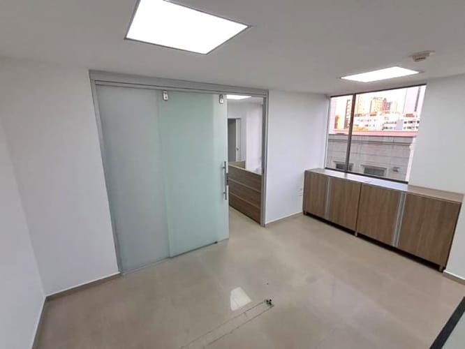 Oficina en arriendo en Bolivar, Bucaramanga, 50 m² · foto 3 de 11
