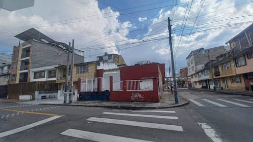 Casa en venta en Santa Isabel, Bogotá, 193 m² · foto 2 de 4