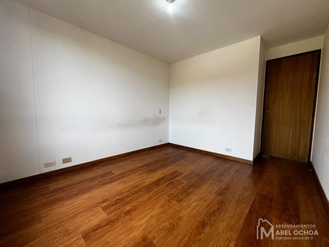 Apartamento de 3 alcobas en arriendo en Patio Bonito, Medellín, 75 m² · foto 10 de 17