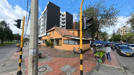 Casa en venta en Rincon Del Chico, Bogotá, 281 m² · foto 3 de 11