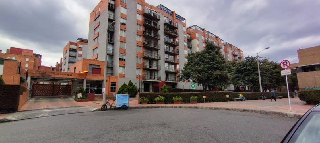 Apartamento de 3 alcobas en venta en Gratamira, Bogotá, 86 m² · foto 3 de 24