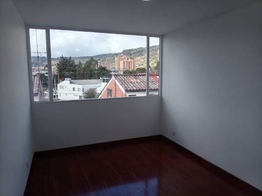 Apartamento de 1 alcoba en arriendo en Cedro Golf, Bogotá, 35 m² · foto 3 de 8
