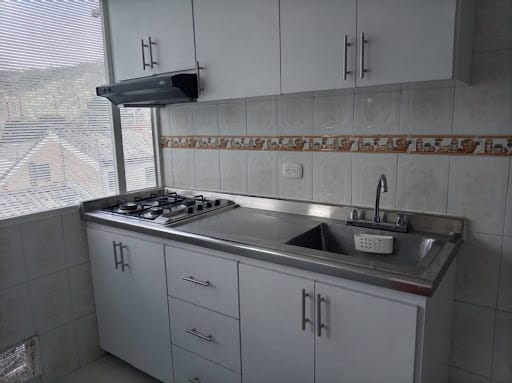 Apartamento de 1 alcoba en arriendo en Cedro Golf, Bogotá, 35 m² · foto 4 de 8