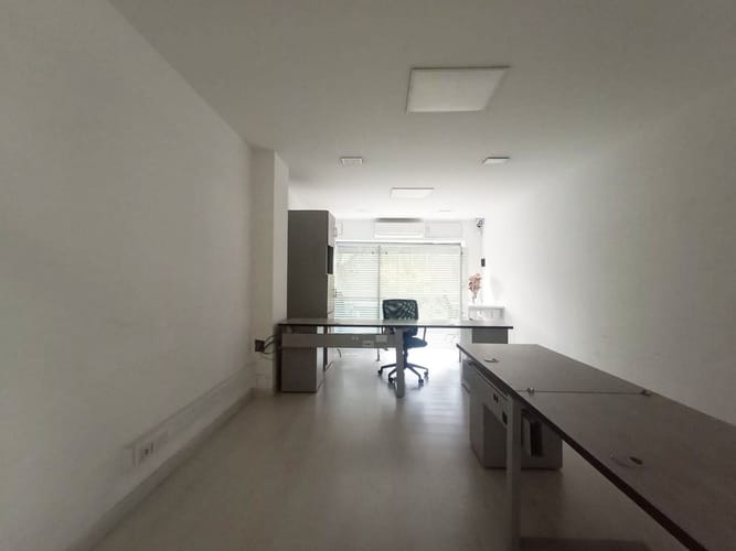 Oficina en arriendo en El Poblado, Medellín, 45 m² · foto 2 de 12