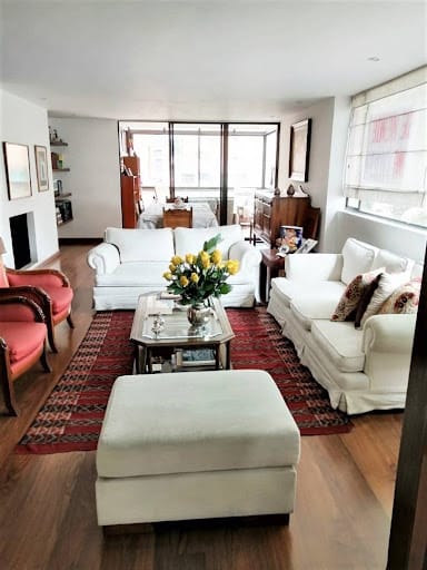 Apartamento de 3 alcobas en venta en Chico Norte, Bogotá, 228 m² · foto 2 de 13