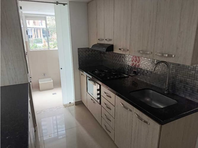 Apartamento de 3 alcobas en arriendo en Loma De Las Brujas, Envigado, 97 m² · foto 7 de 24