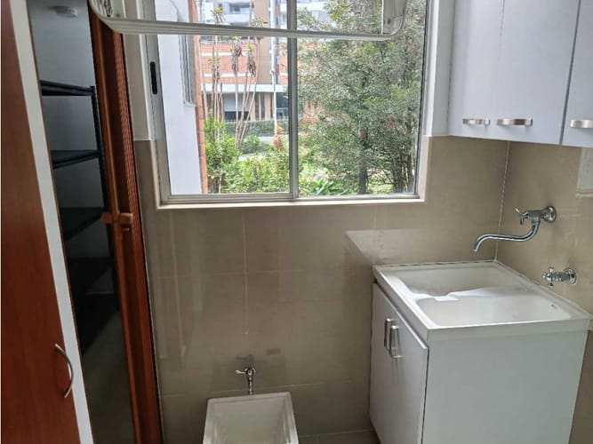 Apartamento de 3 alcobas en arriendo en Loma De Las Brujas, Envigado, 97 m² · foto 9 de 24