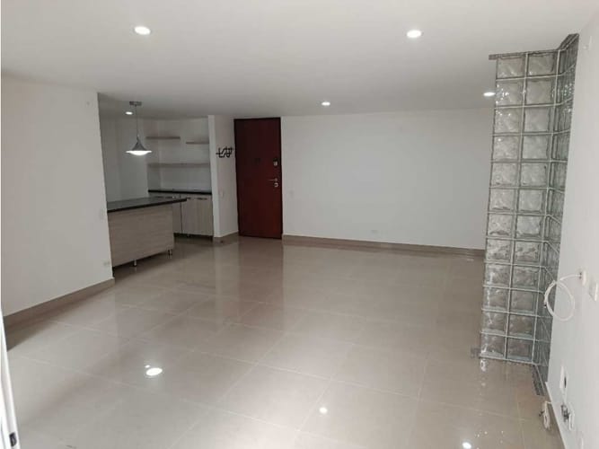 Apartamento de 3 alcobas en arriendo en Loma De Las Brujas, Envigado, 97 m² · foto 15 de 24