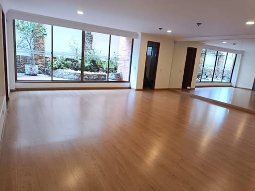 Apartamento de 2 alcobas en venta en Los Rosales, Bogotá, 85 m² · foto 11 de 16