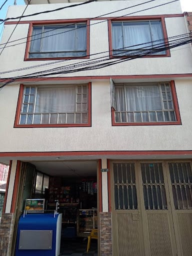 Casa en venta en Villa Mary, Bogotá, 1272 m² · foto 2 de 16