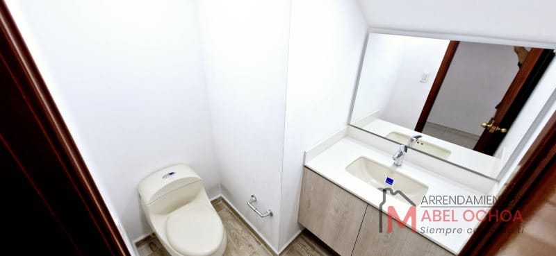 Apartamento de 4 alcobas en arriendo en Lalinde, Medellín, 320 m² · foto 6 de 24