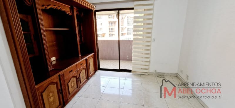 Apartamento de 4 alcobas en arriendo en Lalinde, Medellín, 320 m² · foto 8 de 24