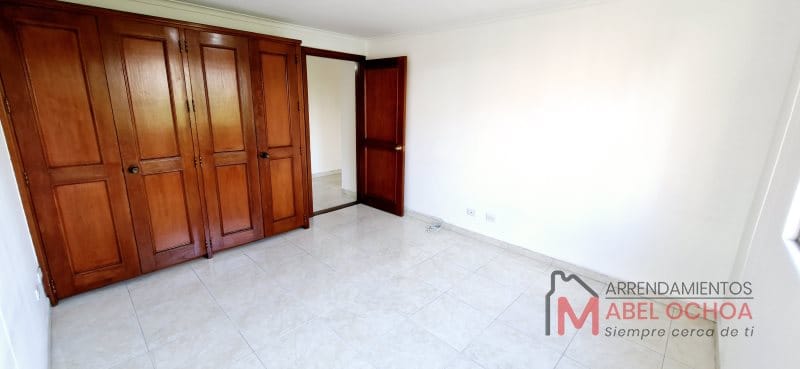 Apartamento de 4 alcobas en arriendo en Lalinde, Medellín, 320 m² · foto 10 de 24