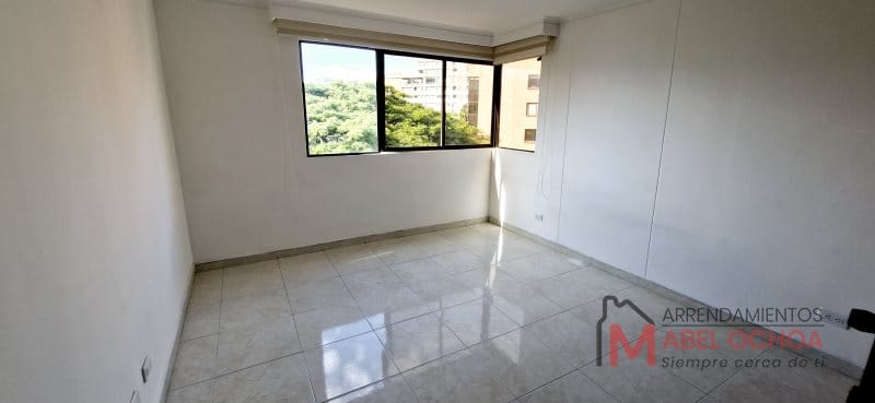 Apartamento de 4 alcobas en arriendo en Lalinde, Medellín, 320 m² · foto 12 de 24