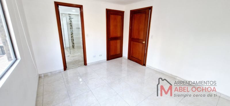 Apartamento de 4 alcobas en arriendo en Lalinde, Medellín, 320 m² · foto 13 de 24