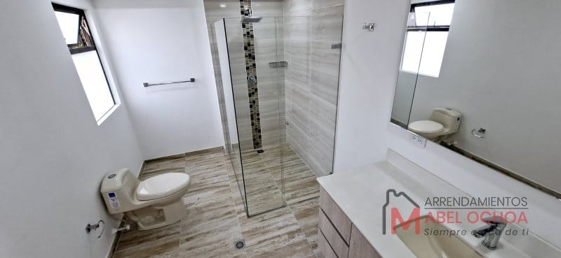 Apartamento de 4 alcobas en arriendo en Lalinde, Medellín, 320 m² · foto 14 de 24