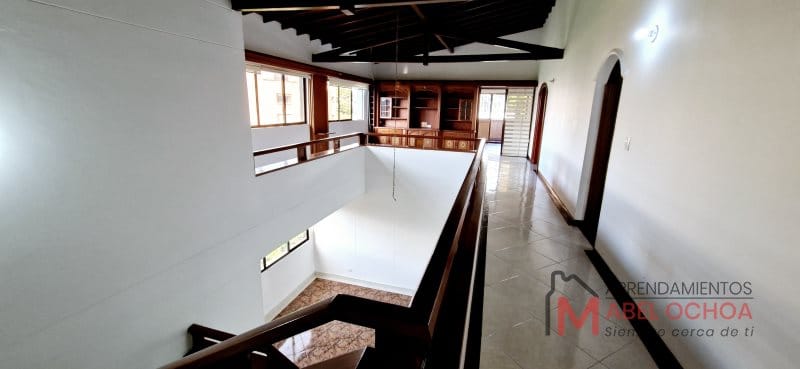 Apartamento de 4 alcobas en arriendo en Lalinde, Medellín, 320 m² · foto 17 de 24