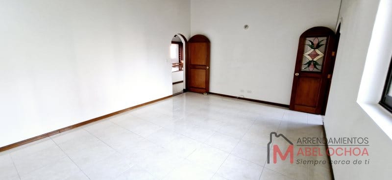 Apartamento de 4 alcobas en arriendo en Lalinde, Medellín, 320 m² · foto 22 de 24