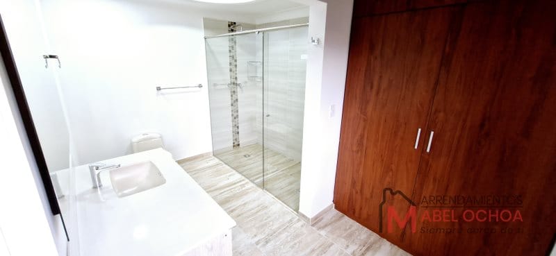 Apartamento de 4 alcobas en arriendo en Lalinde, Medellín, 320 m² · foto 23 de 24