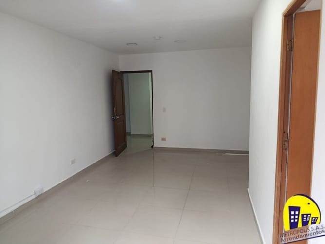 Local en arriendo en Centro, Bello, 24 m² · foto 2 de 7