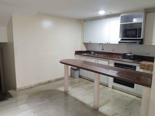 Apartamento de 3 alcobas en venta en Los Rosales, Bogotá, 189 m² · foto 9 de 24