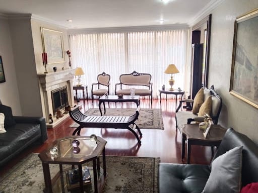 Apartamento de 3 alcobas en venta en Los Rosales, Bogotá, 189 m² · foto 18 de 24