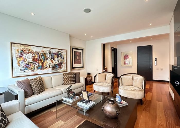 Apartamento de 4 alcobas en venta en Los Rosales, Bogotá, 300 m² · foto 2 de 8