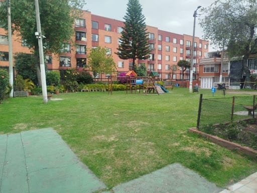 Casa de 3 alcobas en venta en San Cayetano, Bogotá, 66 m² · foto 2 de 4