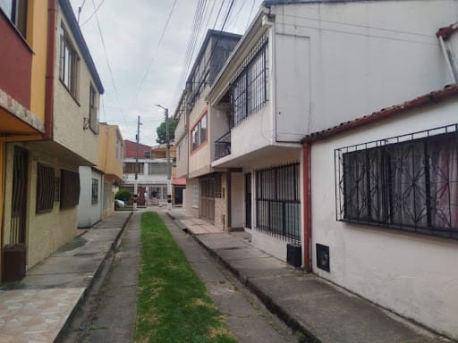 Casa de 3 alcobas en venta en San Cayetano, Bogotá, 66 m² · foto 4 de 4