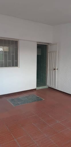 Casa de 8 alcobas en venta en Los Molinos, Bogotá, 227 m² · foto 2 de 11