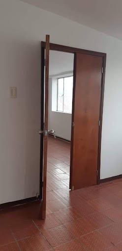 Casa de 8 alcobas en venta en Los Molinos, Bogotá, 227 m² · foto 5 de 11