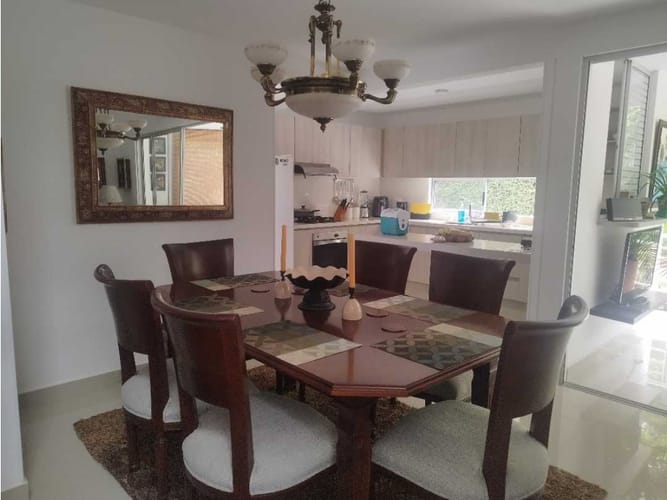Casa de 4 alcobas en venta en Las Mercedes, Jamundí, 198 m² · foto 2 de 24